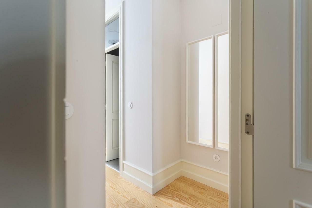 Joivy Wonderful 2Br Flat In The City Centre Lisbon Luaran gambar